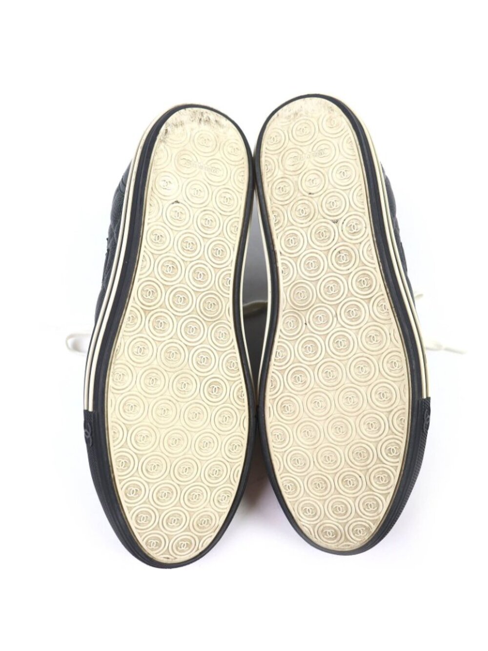 Chanel Caviar Leather CC Logo Quilted Low Cut Sneakers Black White - Picture 7 of 12